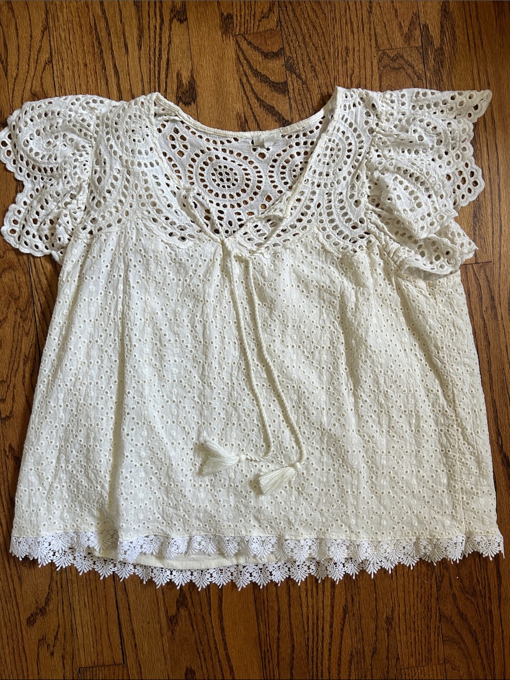 Women's White Eyelet Crochet Flutter Sleeve Blouse